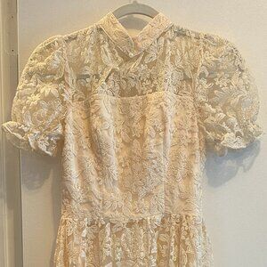 Vintage lace dress with pearls (cream, size S)